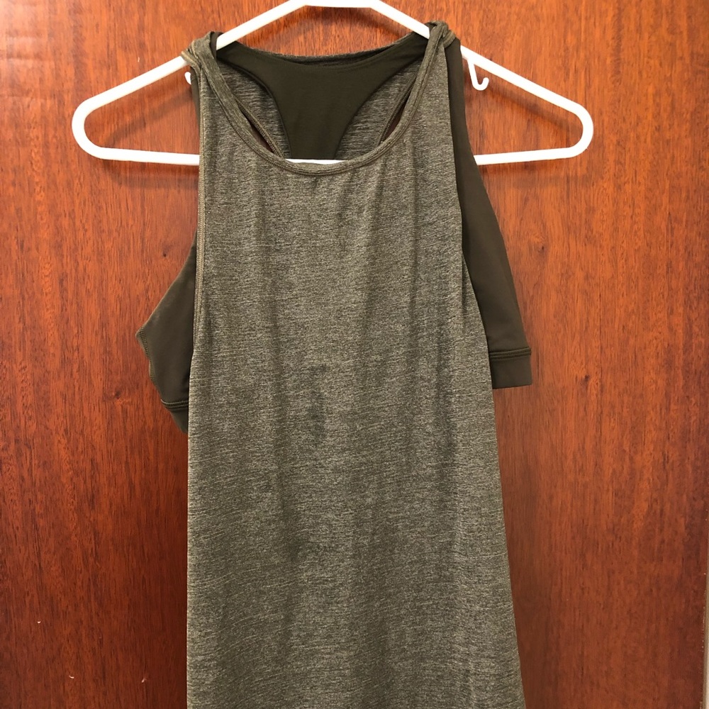 Lululemon tank top with built in bra